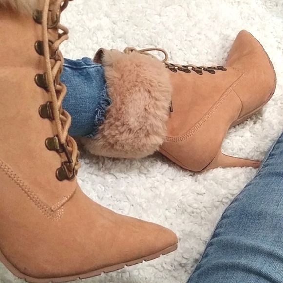 Tennie Bootie Point-Toe Size: 8 - Picture 4 of 17